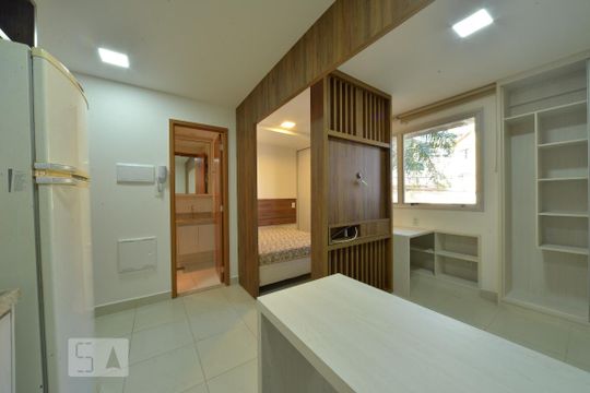 Cozinha de apartamento à venda com 1 quarto, 28m² em Setor de Habitações Individuais Norte, Brasília