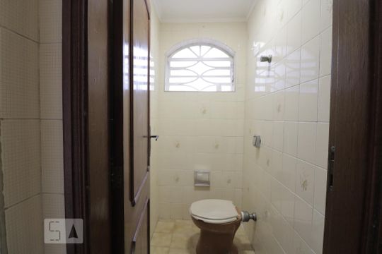 Banheiro de Serviço de casa à venda com 5 quartos, 400m² em Tatuapé, São Paulo