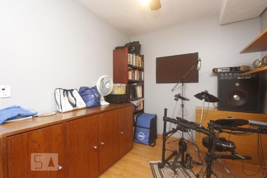 QUARTO 1 de casa de condomínio à venda com 4 quartos, 200m² em Boa Vista/anchieta, Porto Alegre