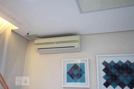 Sala de casa à venda com 3 quartos, 350m² em Bosque da Saúde, São Paulo