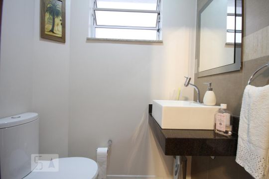 Lavabo de casa à venda com 3 quartos, 350m² em Bosque da Saúde, São Paulo