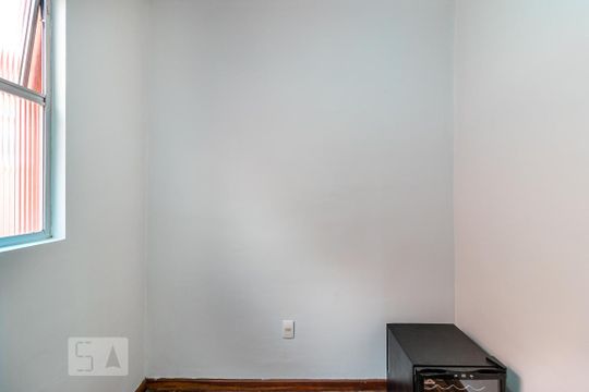 Quarto de apartamento à venda com 3 quartos, 67m² em Santa Amélia, Belo Horizonte