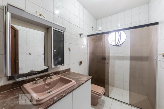 Banheiro Suite Americana de casa à venda com 4 quartos, 262m² em Vila Prudente, São Paulo