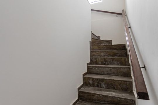 Escada de casa à venda com 4 quartos, 262m² em Vila Prudente, São Paulo