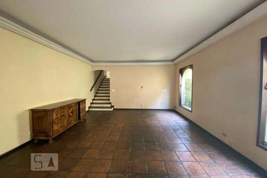Sala de casa para alugar com 4 quartos, 420m² em Vila Inah, São Paulo