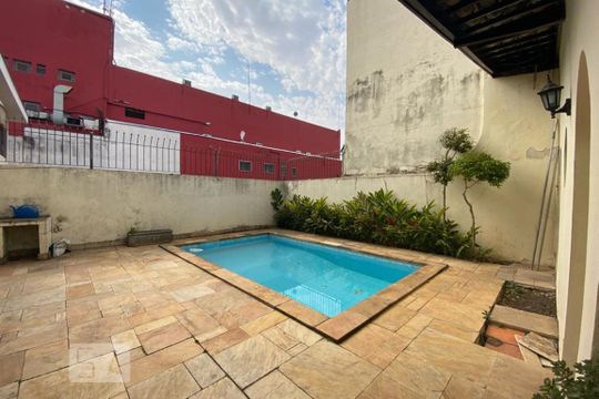 Quintal de casa para alugar com 4 quartos, 420m² em Vila Inah, São Paulo