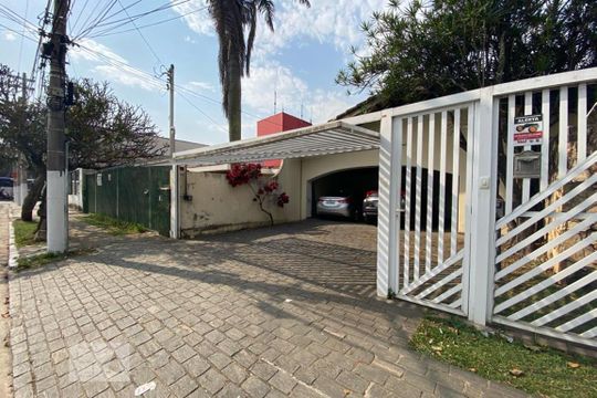 Fachada de casa para alugar com 4 quartos, 420m² em Vila Inah, São Paulo