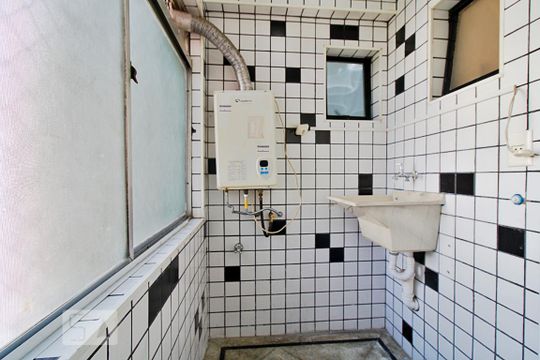 Área de Serviço de apartamento para alugar com 1 quarto, 65m² em Vila Suzana, São Paulo