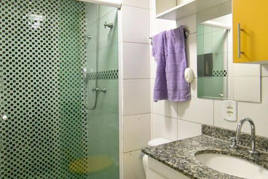Banheiro de apartamento à venda com 3 quartos, 72m² em Vila Carrão, São Paulo