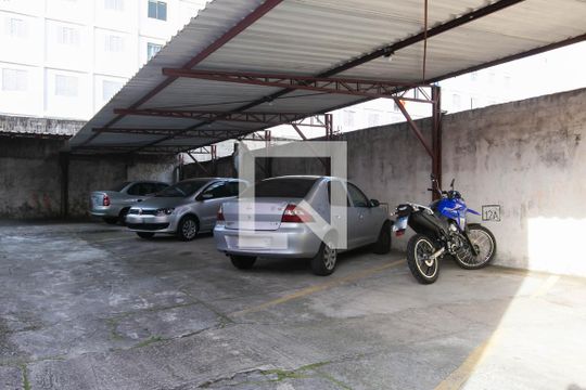 Garagem  de apartamento para alugar com 2 quartos, 56m² em Conjunto Residencial José Bonifácio, São Paulo