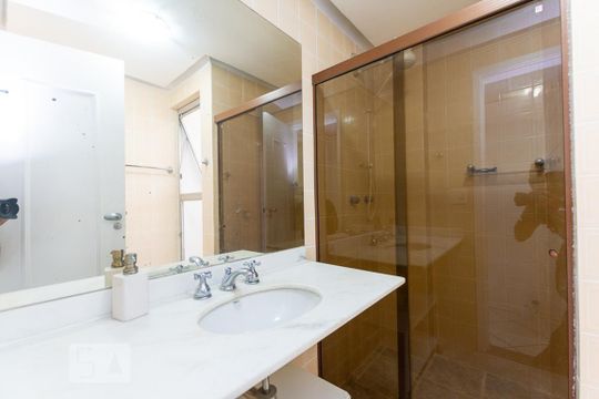 Banheiro Social 1 de apartamento à venda com 3 quartos, 162m² em São Domingos, Niterói
