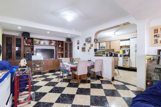 Casa à venda com 6 quartos, 346m² em Padroeira, Osasco