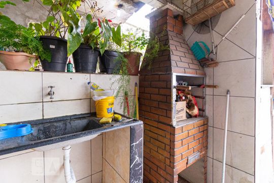 Quintal de casa à venda com 6 quartos, 346m² em Padroeira, Osasco