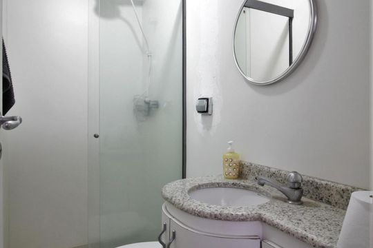 Banheiro de Serviço de apartamento à venda com 3 quartos, 420m² em Jardim Ampliação, São Paulo