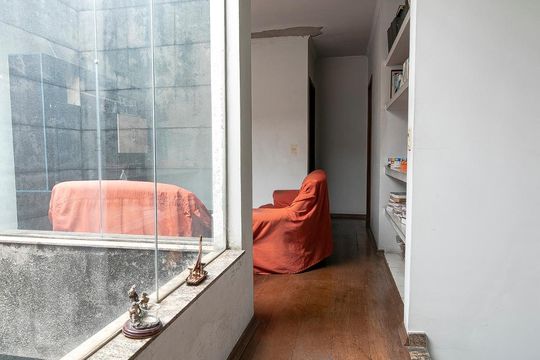 Corredor Superior de casa à venda com 3 quartos, 350m² em Vila Bertioga, São Paulo