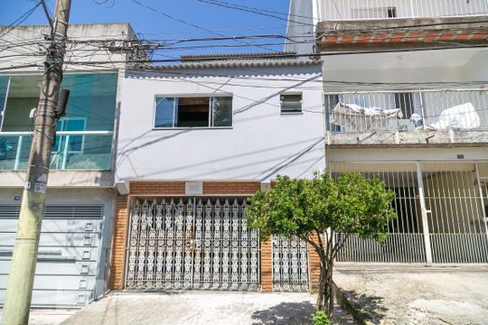 Fachada de casa para alugar com 1 quarto, 50m² em Parque Continental Ii, Guarulhos