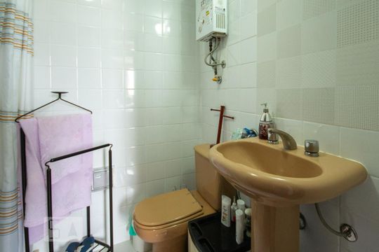 Banheiro 1 de apartamento à venda com 4 quartos, 138m² em Maracanã, Rio de Janeiro