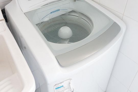Área de serviço - máquina de lavar de apartamento para alugar com 3 quartos, 66m² em Jardim Flor da Montanha, Guarulhos