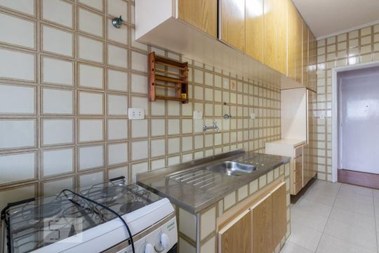 Cozinha de apartamento para alugar com 2 quartos, 56m² em Vila Nova Conceição, São Paulo
