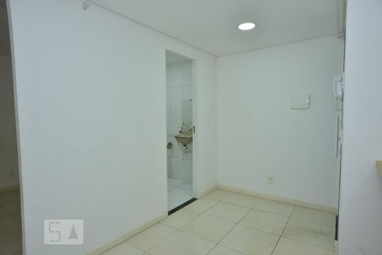 Sala de kitnet/studio para alugar com 1 quarto, 30m² em Jacarepaguá, Rio de Janeiro