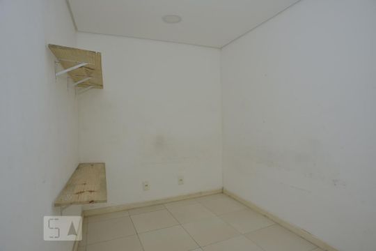 Quarto de kitnet/studio para alugar com 1 quarto, 30m² em Jacarepaguá, Rio de Janeiro