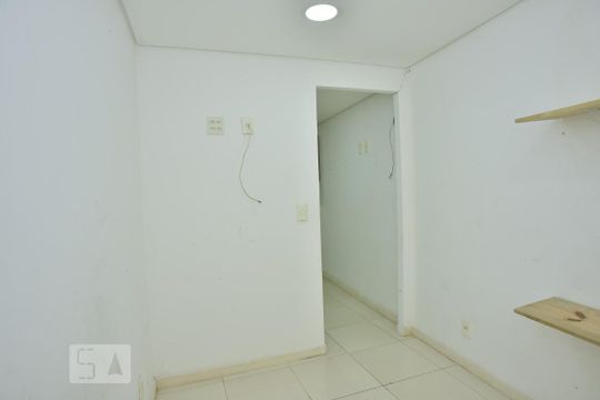 Quarto de kitnet/studio para alugar com 1 quarto, 30m² em Jacarepaguá, Rio de Janeiro