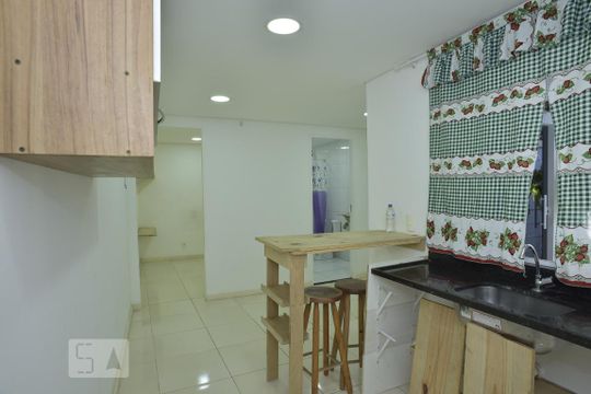 Cozinha de kitnet/studio para alugar com 1 quarto, 30m² em Jacarepaguá, Rio de Janeiro