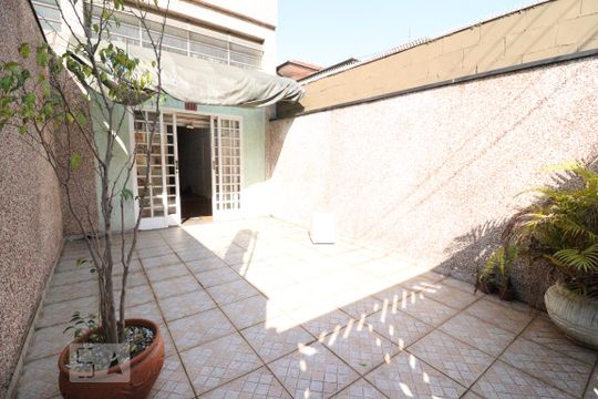 Fachada de casa à venda com 6 quartos, 400m² em Vila Moinho Velho, São Paulo