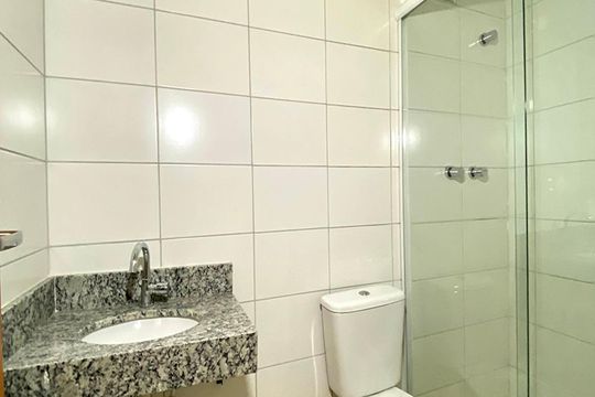 Banheiro de kitnet/studio para alugar com 2 quartos, 45m² em Vila Rosa, Novo Hamburgo
