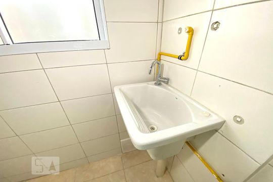 Cozinha e Área de Serviço de kitnet/studio para alugar com 2 quartos, 45m² em Vila Rosa, Novo Hamburgo
