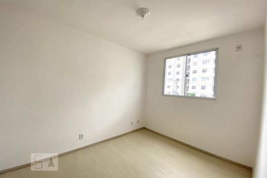 Quarto 1 de apartamento para alugar com 2 quartos, 45m² em Vila Rosa, Novo Hamburgo