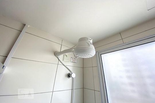 Chuveiro de apartamento para alugar com 2 quartos, 45m² em Vila Rosa, Novo Hamburgo