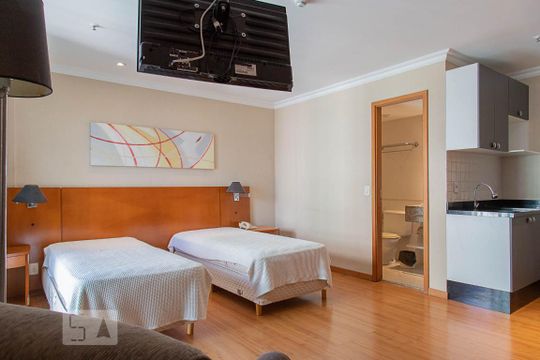 Quarto de kitnet/studio para alugar com 1 quarto, 50m² em Barra da Tijuca, Rio de Janeiro