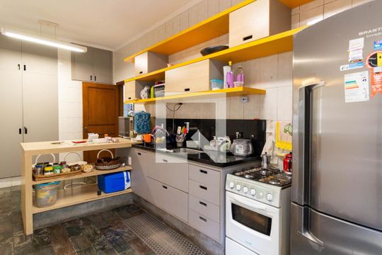 Cozinha de casa para alugar com 4 quartos, 400m² em Sumaré, São Paulo