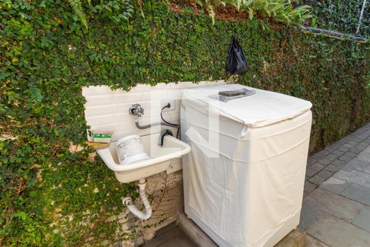 Área de Serviço de casa para alugar com 4 quartos, 400m² em Sumaré, São Paulo