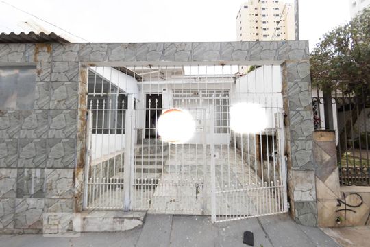 Fachada de casa à venda com 2 quartos, 150m² em Vila Santo Estevão, São Paulo