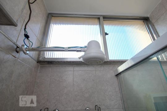 Chuveiro de kitnet/studio para alugar com 1 quarto, 30m² em Centro, Rio de Janeiro