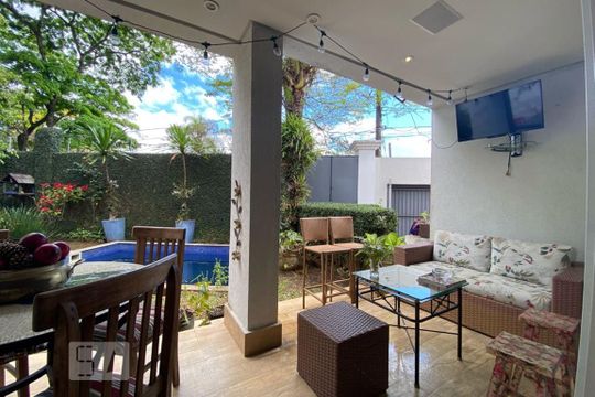 Quintal de casa para alugar com 5 quartos, 412m² em Jardim Leonor, São Paulo