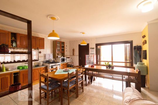 Cozinha de casa à venda com 4 quartos, 475m² em Estância Velha, Canoas