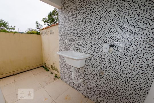 Área de serviço de apartamento para alugar com 2 quartos, 65m² em Ingleses do Rio Vermelho, Florianópolis