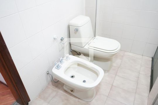 Banheiro da Suíte de apartamento para alugar com 3 quartos, 132m² em Vila Regente Feijó, São Paulo