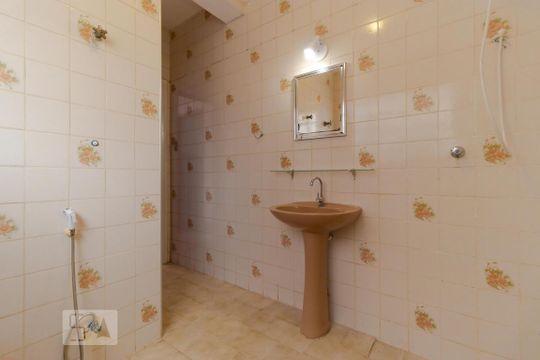 Banheiro de apartamento para alugar com 1 quarto, 73m² em Centro, Campinas
