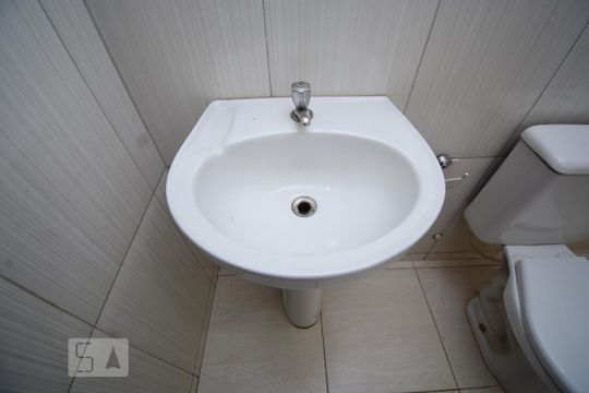 Banheiro de apartamento para alugar com 2 quartos, 70m² em Ceilândia Norte (ceilândia), Brasília