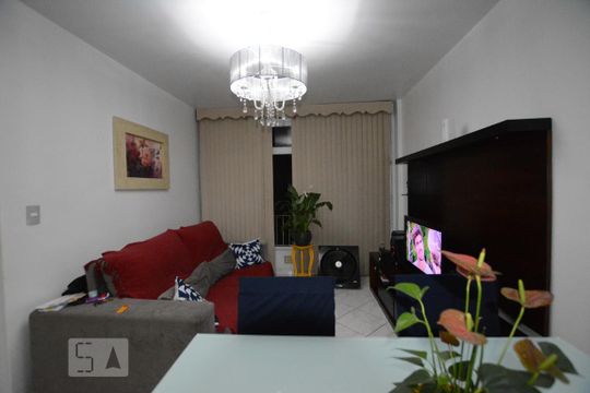 Sala de apartamento à venda com 2 quartos, 70m² em Olaria, Rio de Janeiro