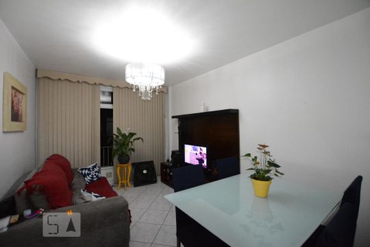 Sala de apartamento à venda com 2 quartos, 70m² em Olaria, Rio de Janeiro