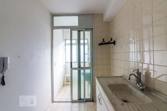 Cozinha de apartamento à venda com 2 quartos, 49m² em Vila Cruz das Almas, São Paulo