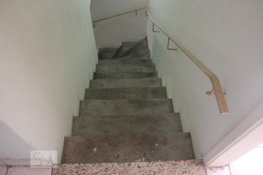 Casa 1 - Escadas de casa à venda com 3 quartos, 166m² em Vila Brasilina, São Paulo