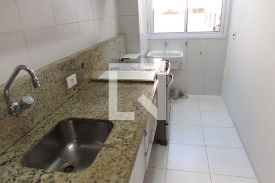 Cozinha de apartamento para alugar com 2 quartos, 52m² em Paraisópolis, São Paulo