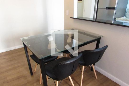 Sala de apartamento para alugar com 2 quartos, 52m² em Paraisópolis, São Paulo