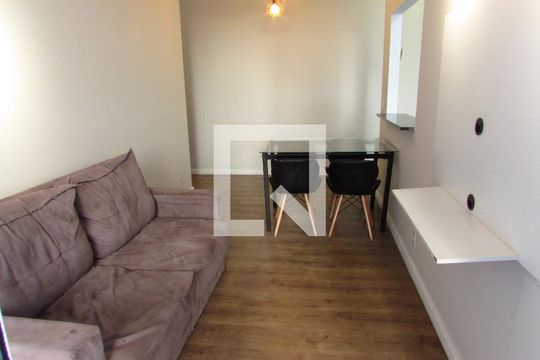 Sala de apartamento para alugar com 2 quartos, 52m² em Paraisópolis, São Paulo